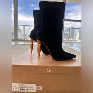 Like New Christian Louboutin Lipbooty Suede Bootie Size 40 (US 10)